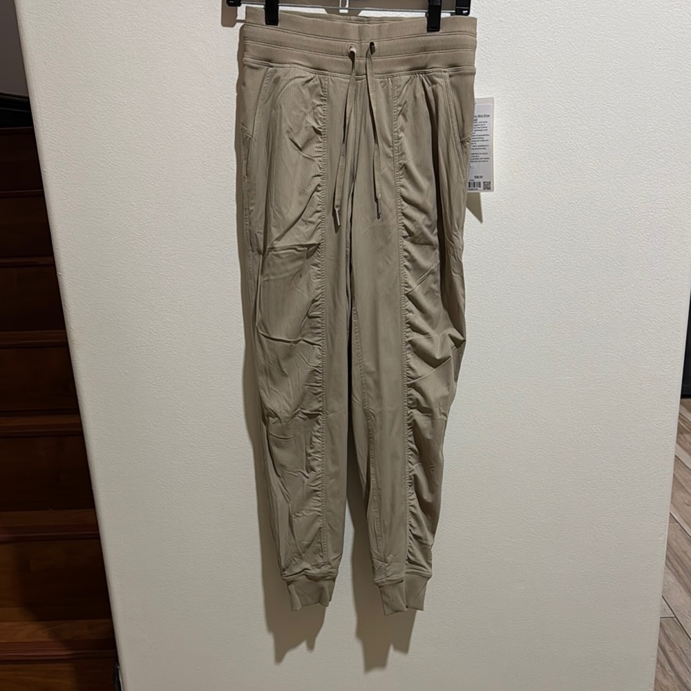 Lululemon Dance Studio Mid-Rise Jogger Lined Sheer Oak NWT - Picture 1 of 4